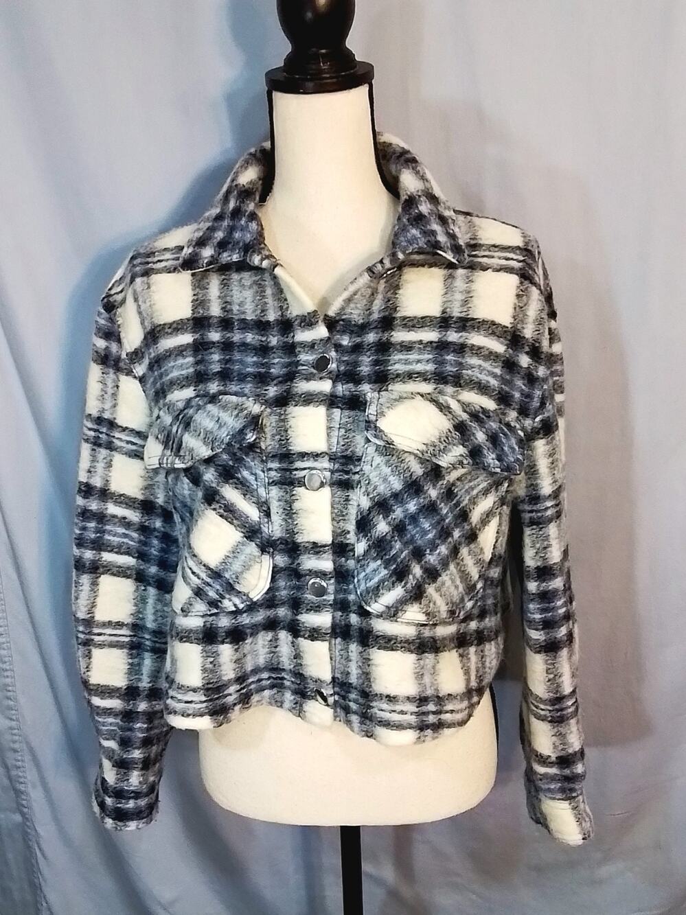 Zaba cropped gray plaid jacket
